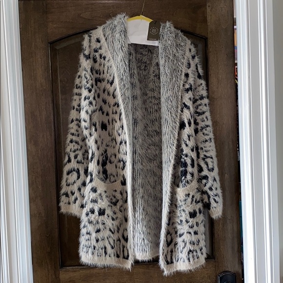 Cheetah Print Woolly Jacket/Cardigan - Picture 1 of 4